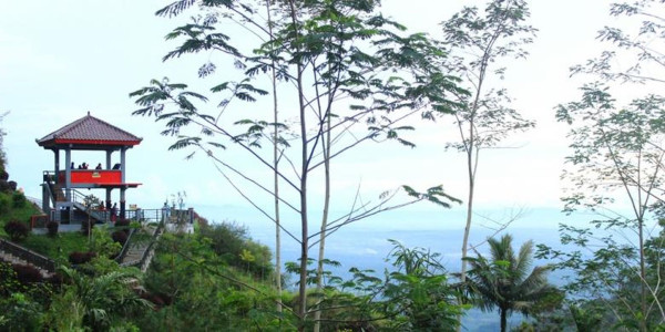 Perjalanan Sehari ke Desa Pandanrejo, Gua Seplawan, dan Pemandangan Lima Gunung